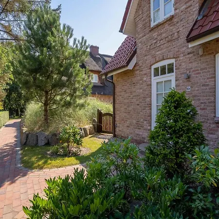 Semi Detached House In A Quiet Location In The Village Of St Peter Ording
