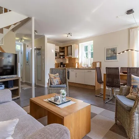 Semi-detached House In A Quiet Location In The Village Of St Peter-ording 圣彼得奥尔丁