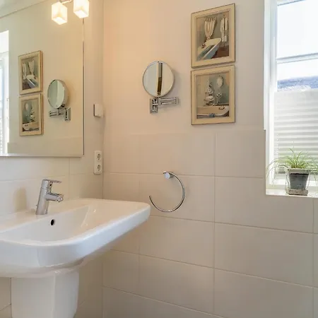 Semi-detached House In A Quiet Location In The Village Of St Peter-ording * 圣彼得奥尔丁